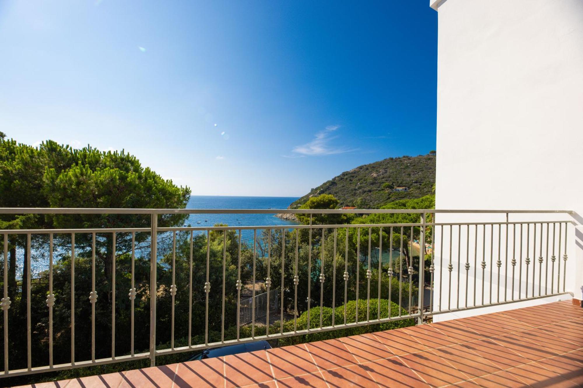 La Terrazza Sul Forno - Goelba Apartment Portoferraio Exterior photo